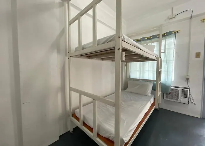 Lawton Residences 2j - 4 Pax * Manila